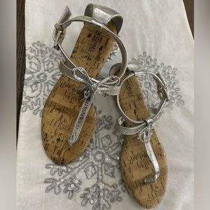 MICHAEL KORS Girl Sandals / Size 4 / Silver